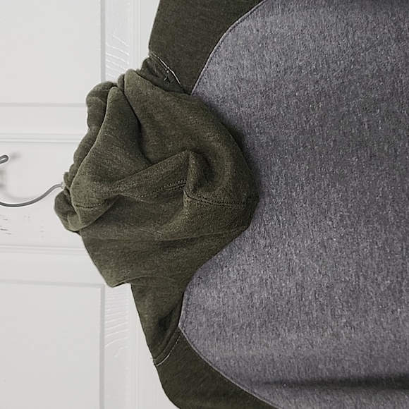 MEN'S HOODIE SIZE XXL - Picture 6 of 10